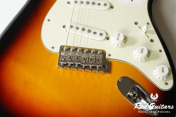 MADE IN JAPAN TRADITIONAL 60S STRATOCASTER - 3-Color Sunburst